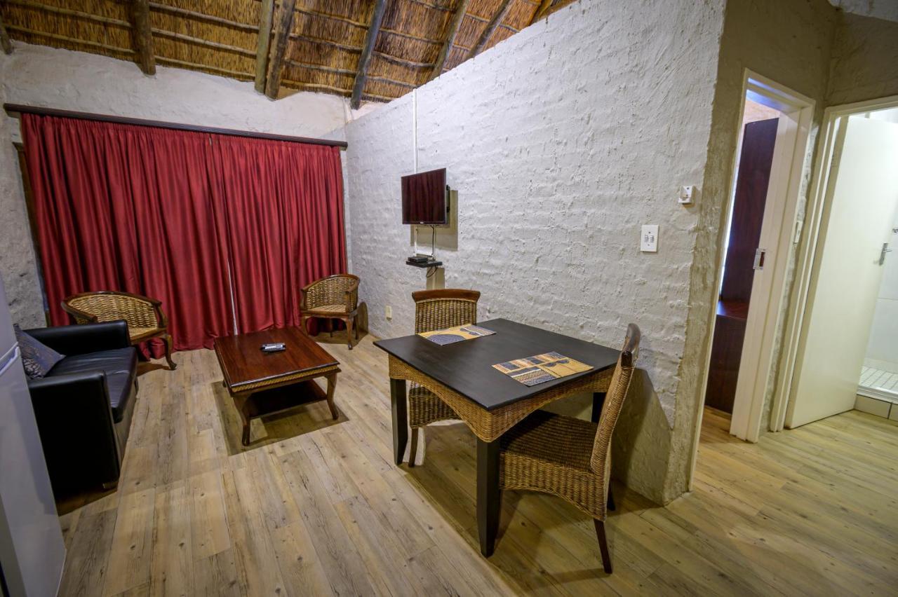 Bains Lodge Bloemfontein Exterior foto