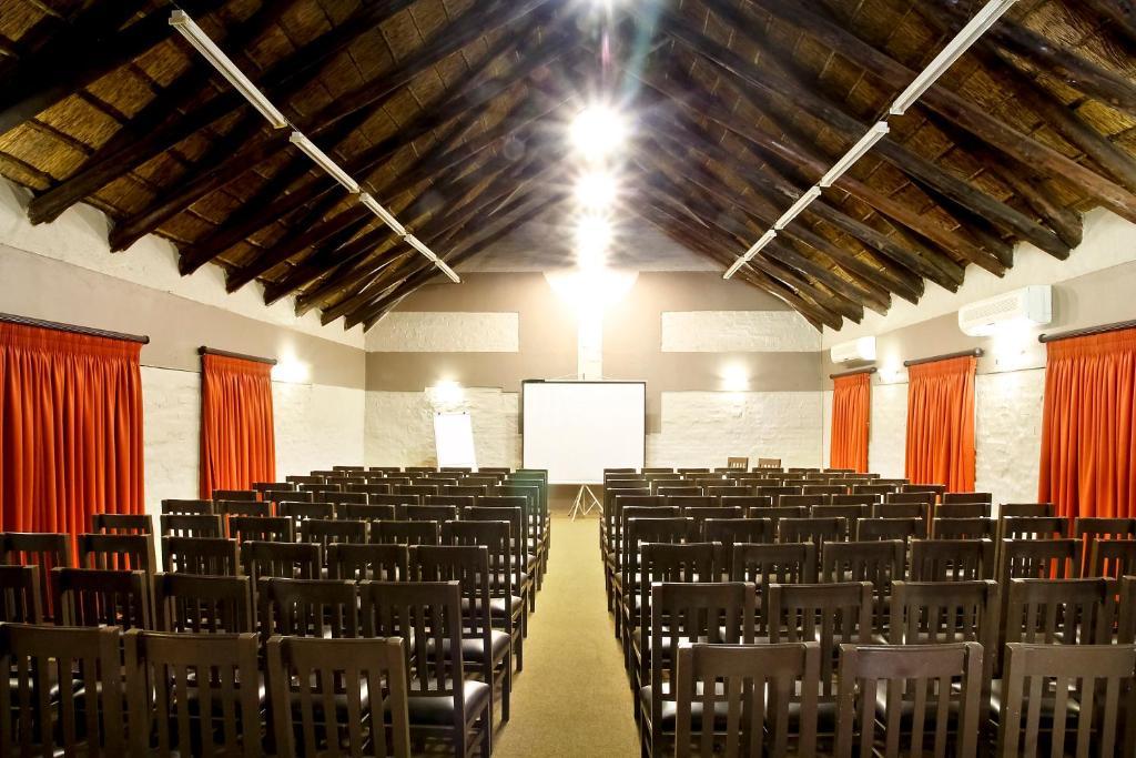 Bains Lodge Bloemfontein Exterior foto